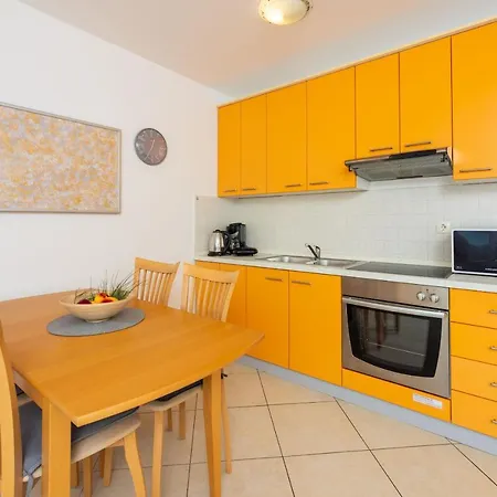 Apartments Petak * Dramalj