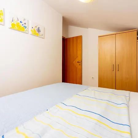 Apartments Petak * Dramalj