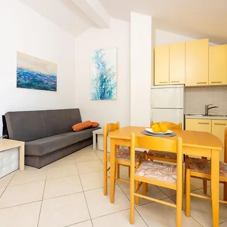 Apartments Petak *